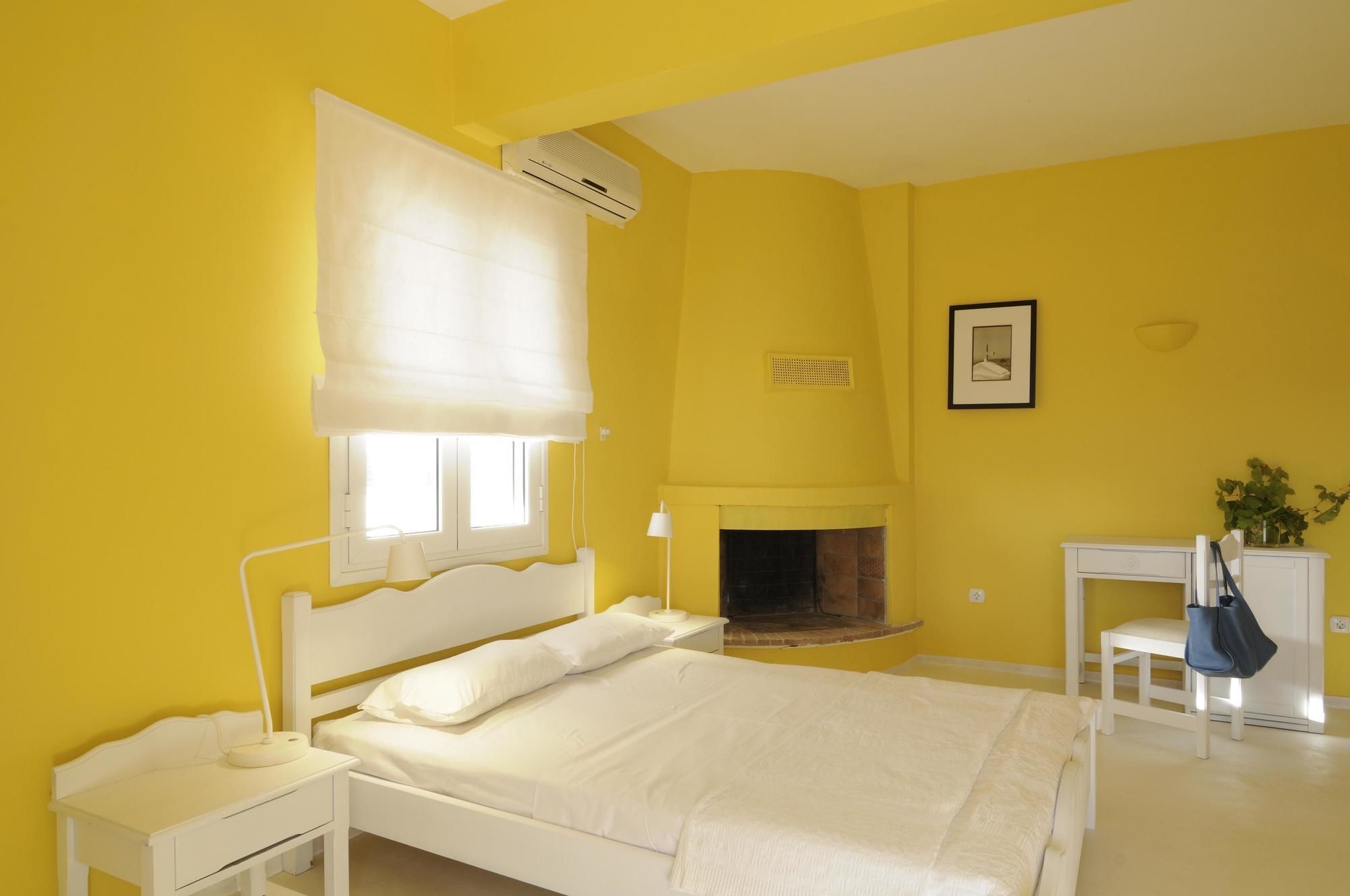 Kymothoi Rooms & Pool Bar Gavrio Exterior photo